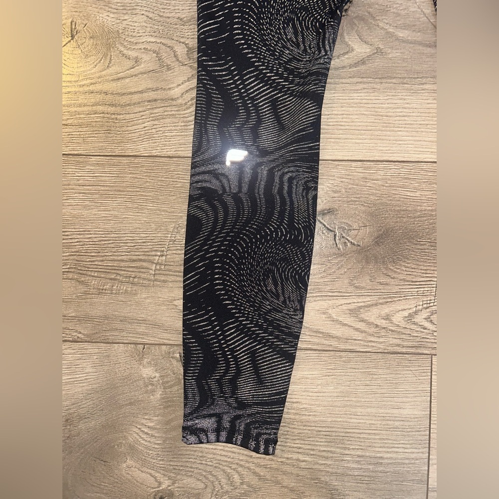 FABLETICS Motion365+ Black and Gray Leggings - Picture 5 of 6